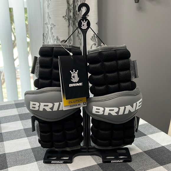 ❗️FINAL❗️ 🆕 Brine Clutch AG Arm Pad Set XS - Picture 2 of 6